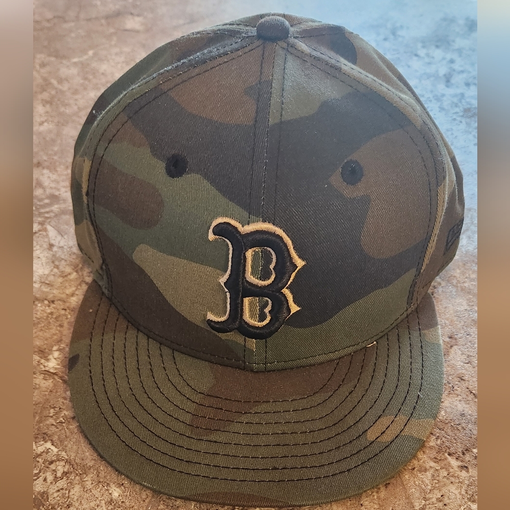 Fitted hat